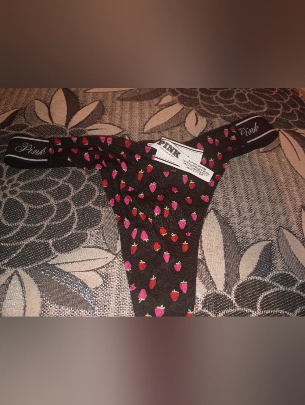 NWT PINK VS Strawberry Bikini Cut Thong Panties S 🍓